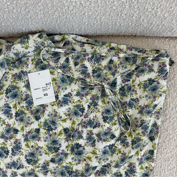 SET: Forever 21 Floral Print Crop Top & Maxi Skirt - Picture 15 of 16